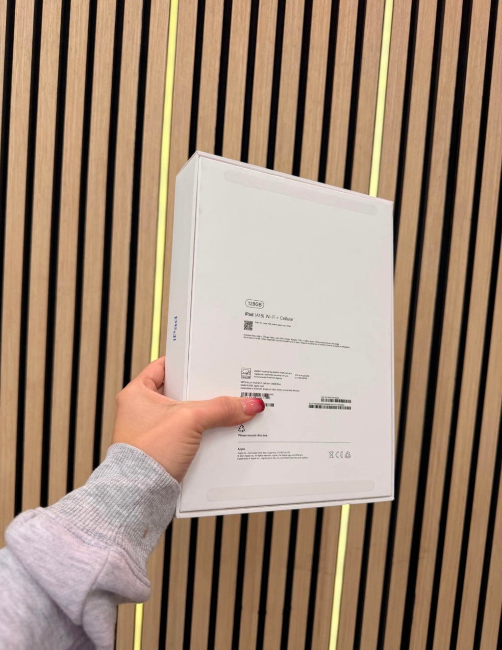 iPad a16 11inch 128gb WiFi + cellular
